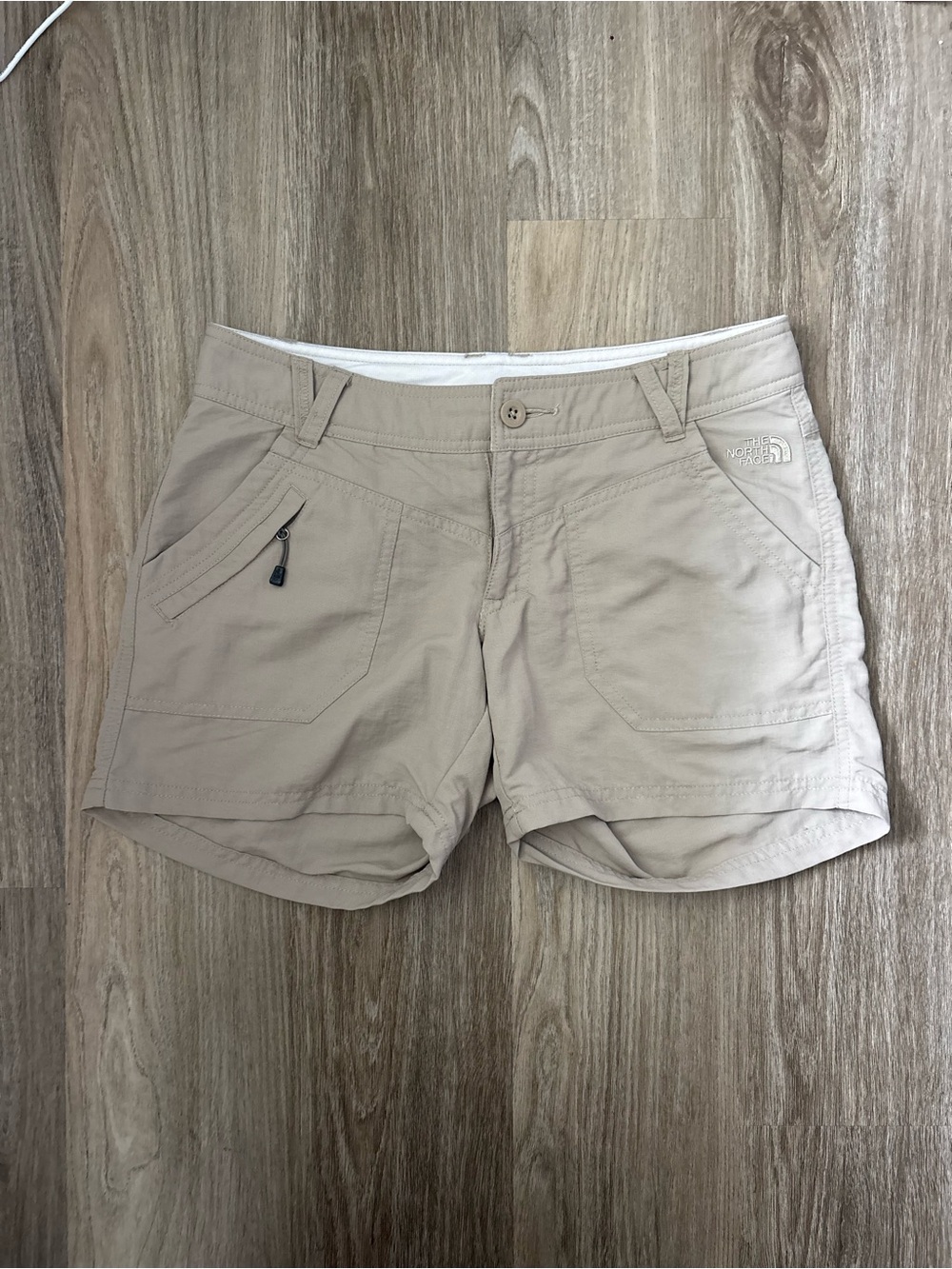 The North Face Paramount Raven hiking shorts in Dune Size 12